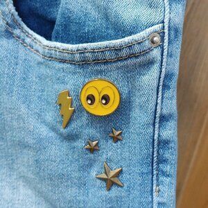 Levis 711 Womens Medium Wash Skinny Jeans With Stars Smiley Face  Size 29